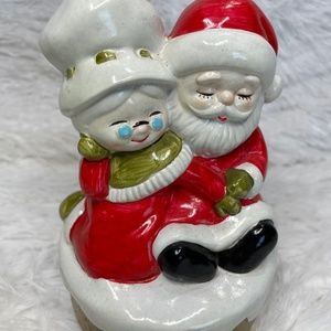 Vintage Sankyo Spinng Wind-up Christmas Music Box